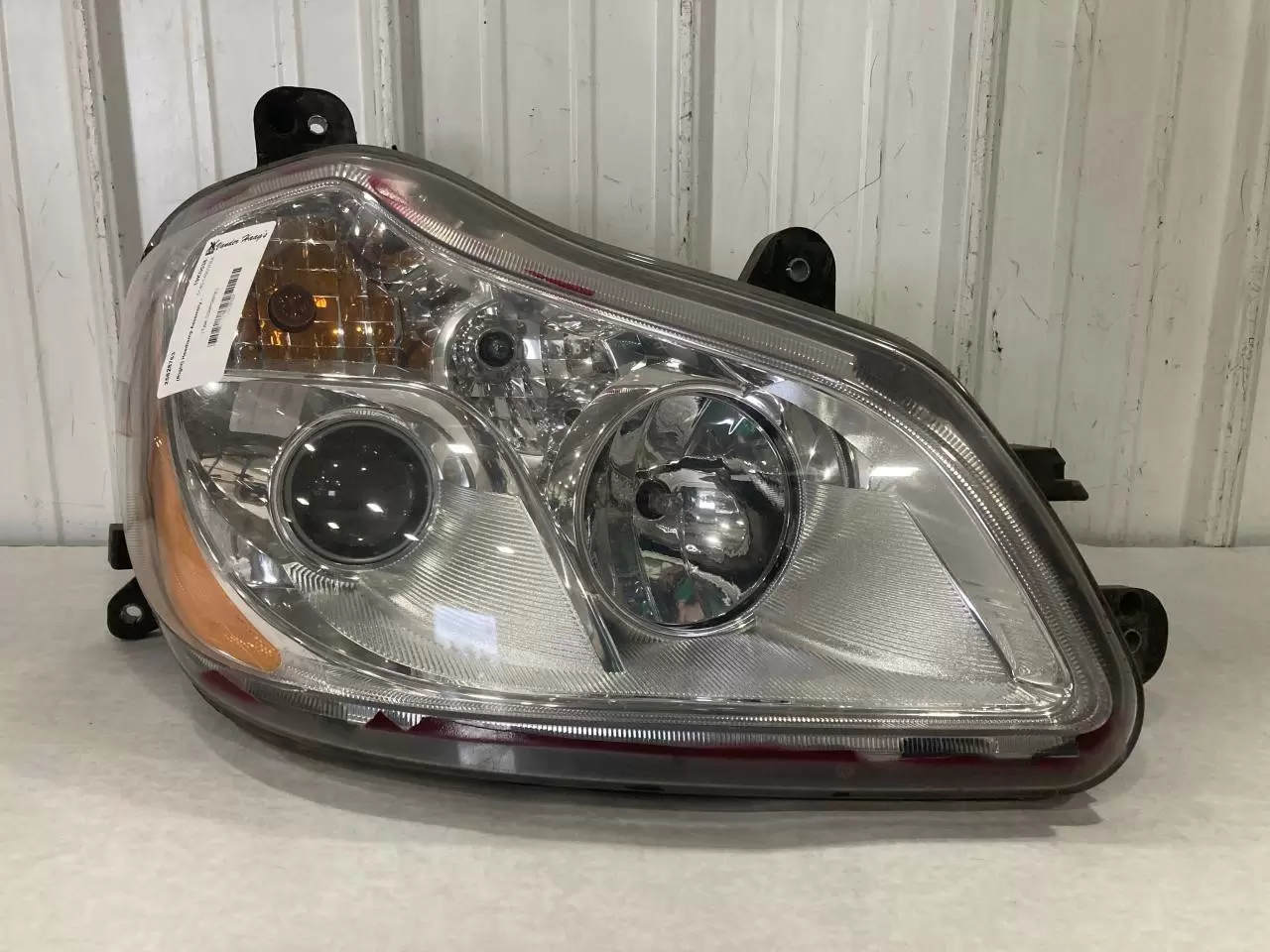Kenworth T680 Headlamp Assembly OEM# P54-6164-100R in Kenworth T680 Headlamp Assembly OEM# P54-6164-100R in