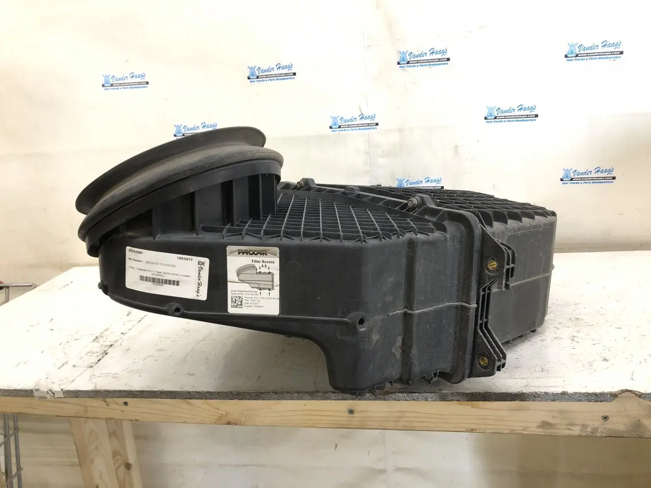 Kenworth T880 Air Cleaner OEM# D37-1032-21000 in Council Bluffs