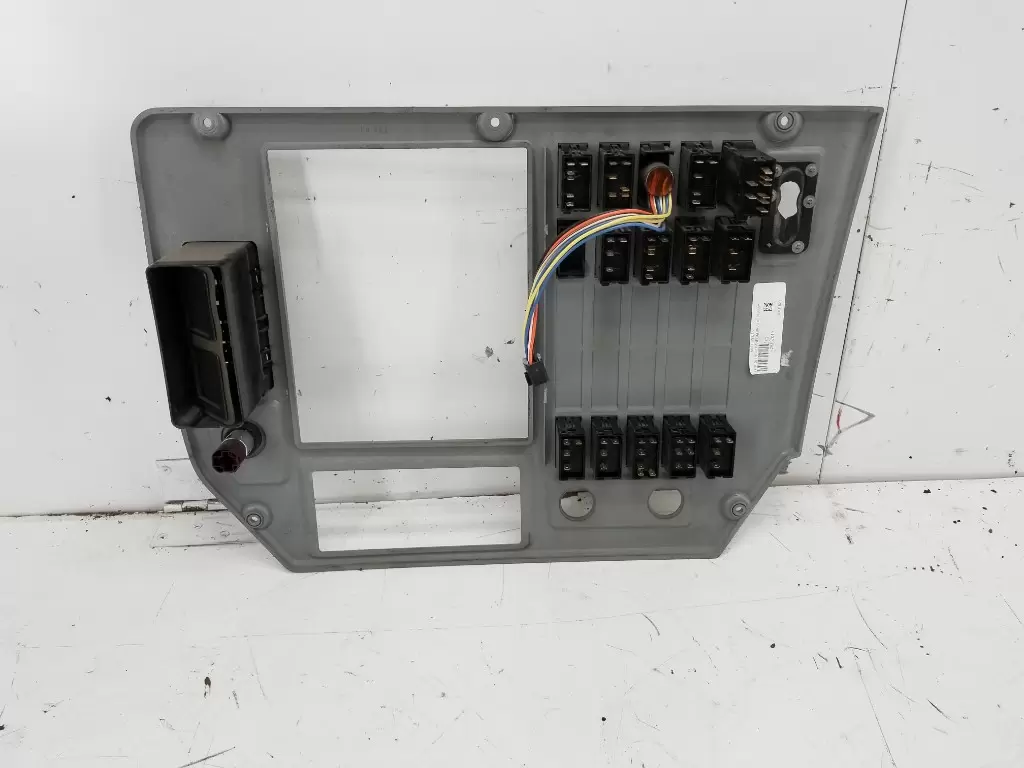 MACK 25137049 Dash Panel OEM# 25137049 in OWENSBORO, KY MACK 25137049 Dash Panel OEM# 25137049 in OWENSBORO, KY