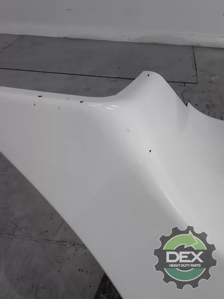 MACK CXU613 8916 chassis fairings OEM# 82734660 in Advance MACK CXU613 8916 chassis fairings OEM# 82734660 in Advance