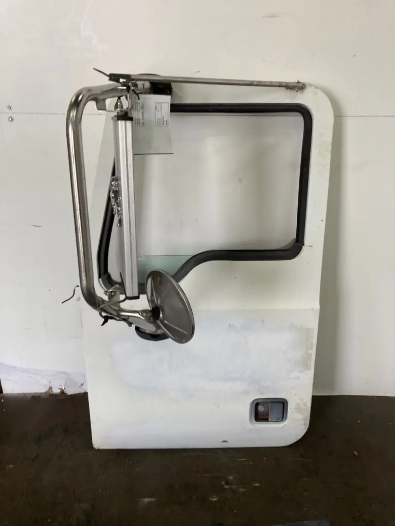 MACK CXU Door Assembly, Front Left OEM# 23962677 in DES MOINES, IA 