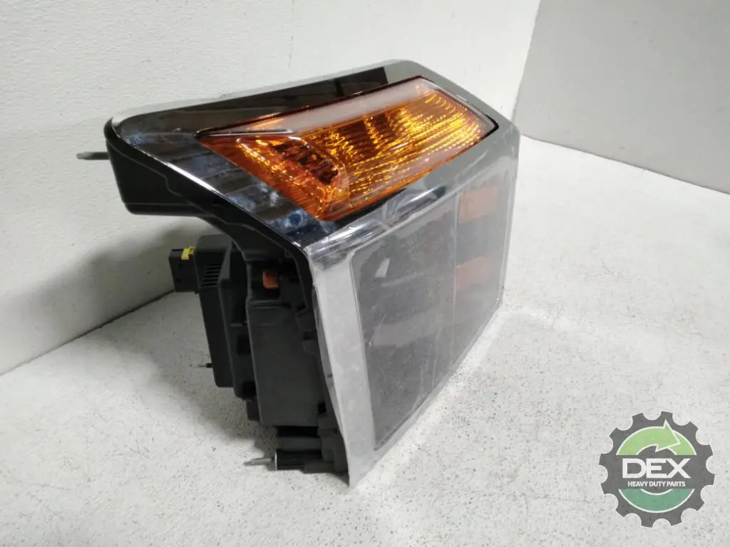 MACK 3521 headlamp, complete OEM# 23992216 in Advance, NC #568434