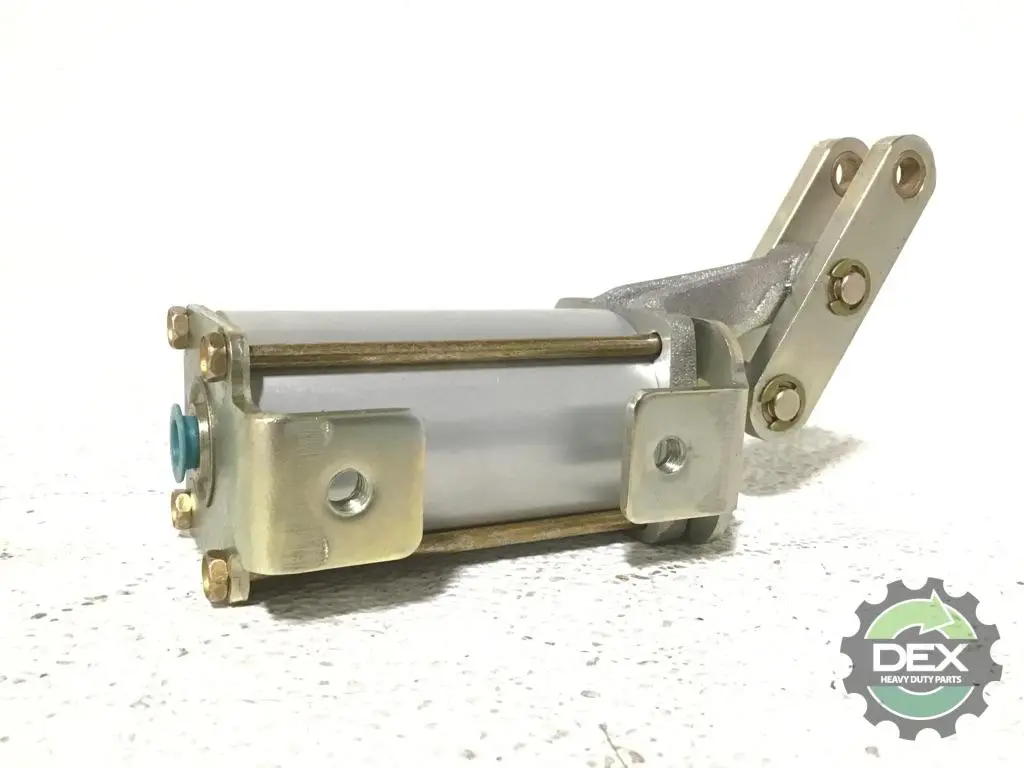 MACK 5614 regulator, complete OEM# 25171598 in Advance, NC #485133