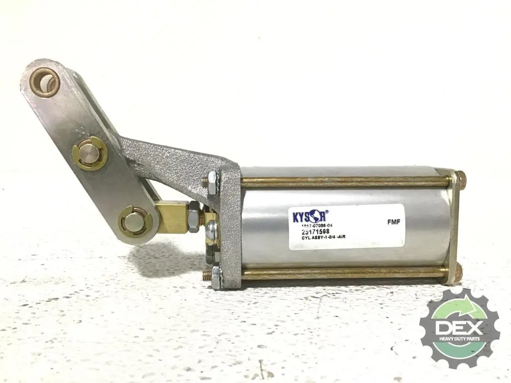 MACK 5614 regulator, complete OEM# 25171598 in Advance, NC #485133