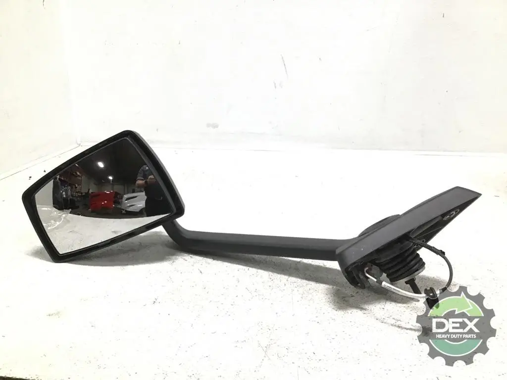 MACK 8461 manual outside mirrors, compl OEM# 78645626 in Advance 