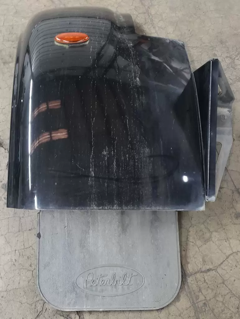 PETERBILT 365 Fender OEM# L32-6030-100 in SPOKANE VALLEY, WA