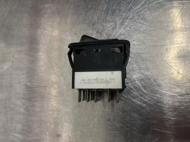 PETERBILT Dash/Console Switch OEM# 16-09121-4D3DSS2F61 in