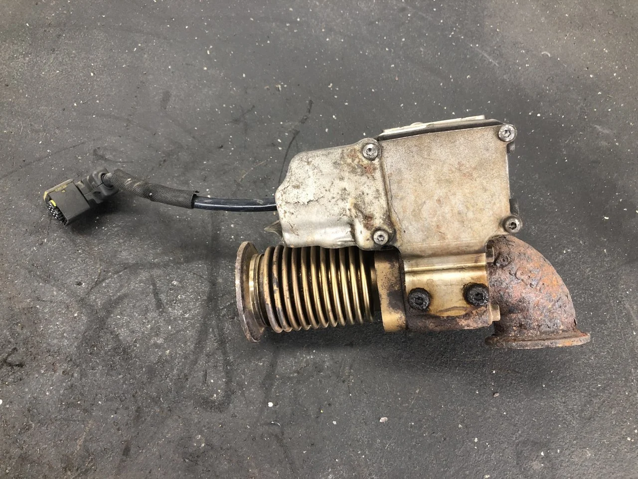 Paccar MX13 Engine EGR Valve OEM# 2123990 in Spencer, IA #25446408