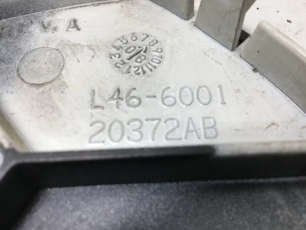 Peterbilt 335 Hood Side Vent OEM# L466001 in Des Moines, IA