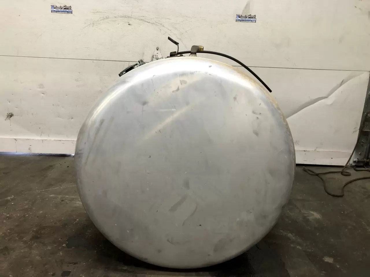 Peterbilt 367 Fuel Tank OEM# 11-04805-025B030U in Council