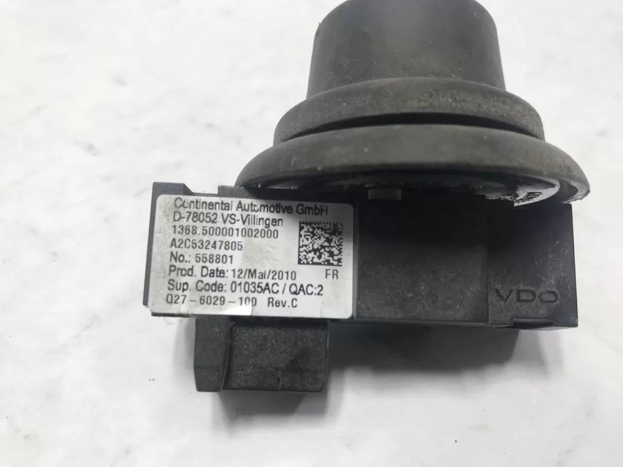 Peterbilt 384 Dash/Console Switch OEM# Q27-6029-100 in Sioux
