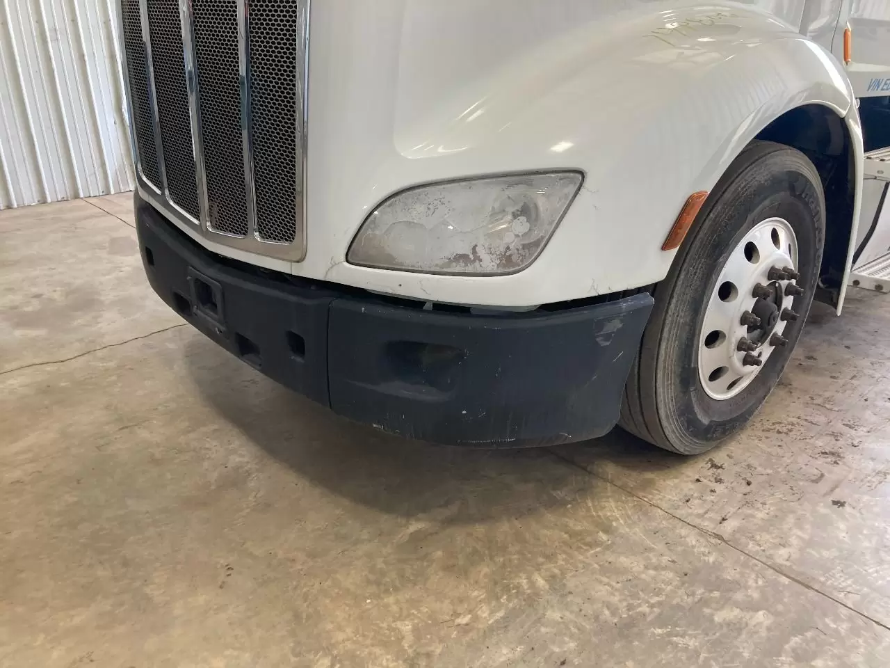 Peterbilt 579 Bumper Assembly, Front in Winamac, IN $750.00