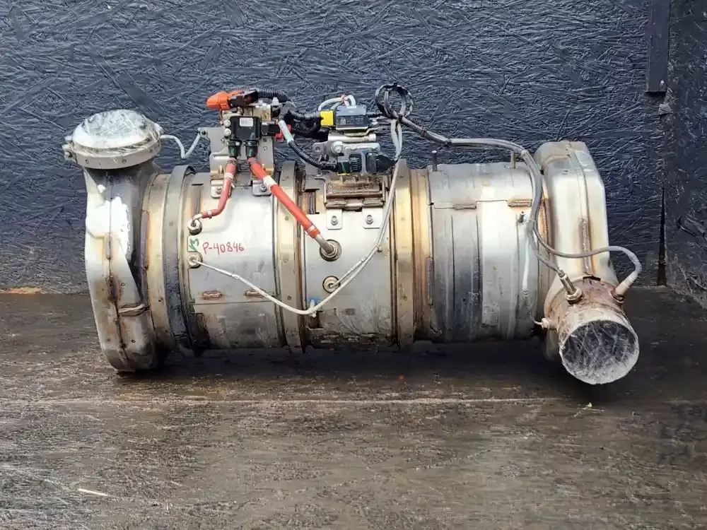 Peterbilt 579 DPF (Diesel Particulate Filter) in Elkton