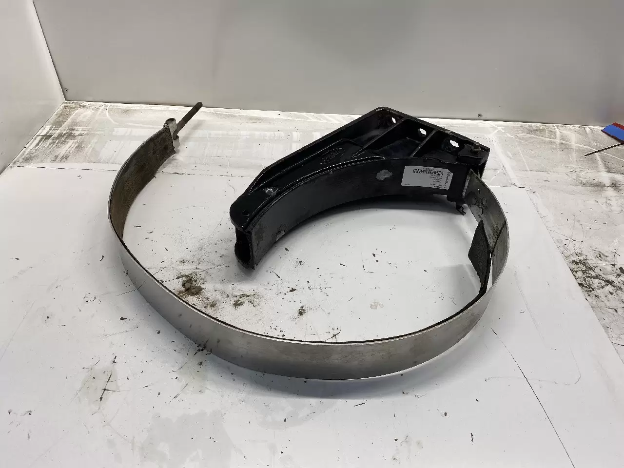 2017 Peterbilt 579 Fuel Tank Strap / Bracket For Sale