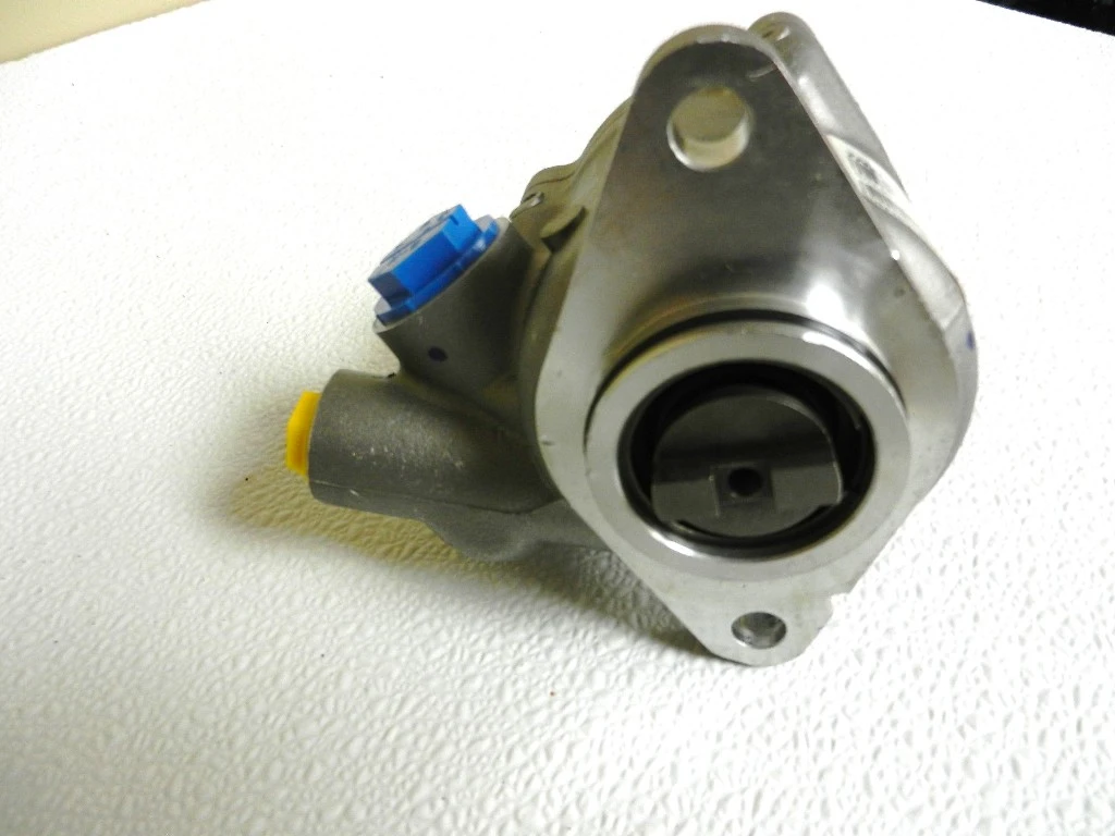 TRW EV221618L Power Steering Pump OEM# 14-19496-001 in LINCOLNTON 