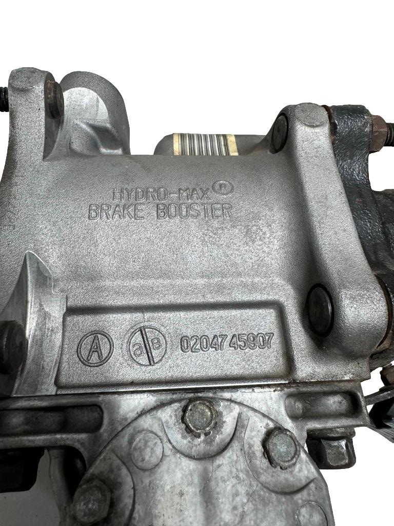UNIVERSAL UNIVERSAL Power Brake Booster OEM# 2505685C91, 2772114 