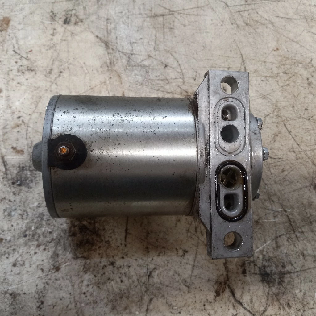 UNIVERSAL UNIVERSAL Power Brake Booster OEM# 2772876 in BIG
