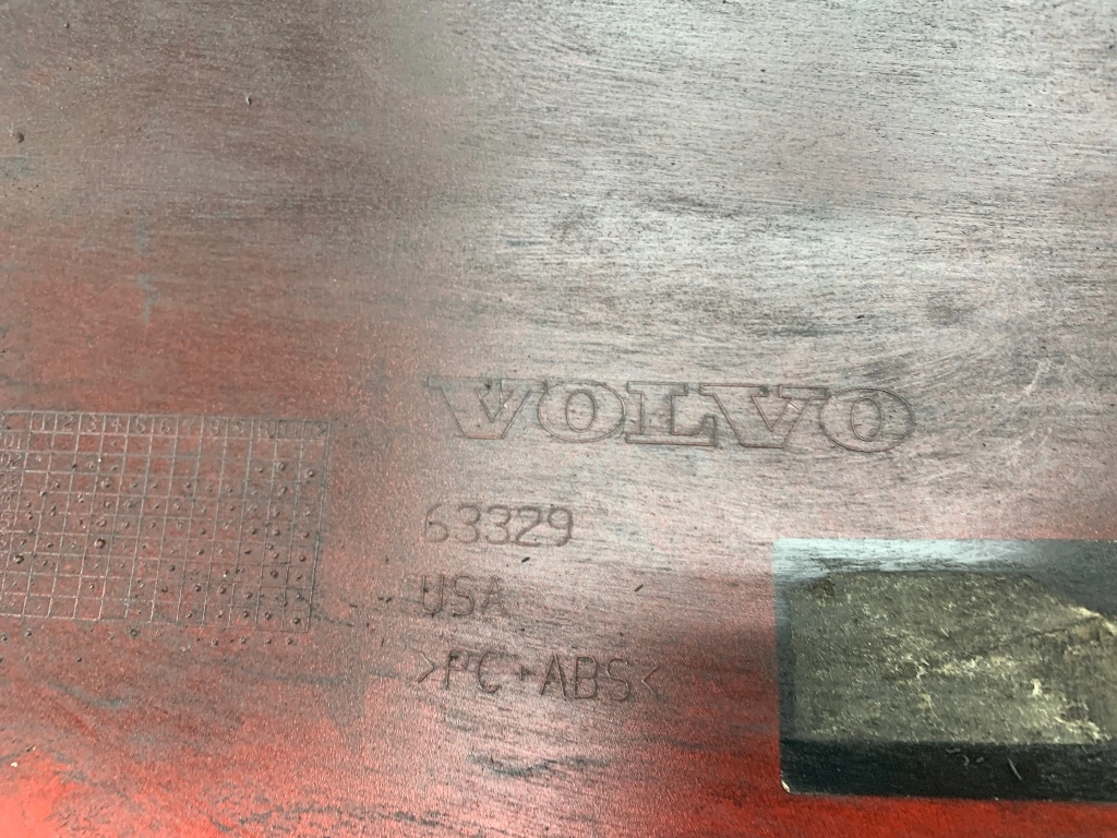 VOLVO 20941709 Side Fairing OEM# 20941709 in OWENSBORO, KY VOLVO 20941709 Side Fairing OEM# 20941709 in OWENSBORO, KY