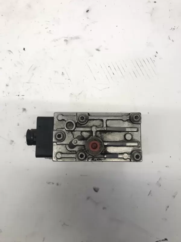 その他 pel VOLVO VED12C ECM OEM# 20411200 in Dorr, MI $600.00 #567-10422