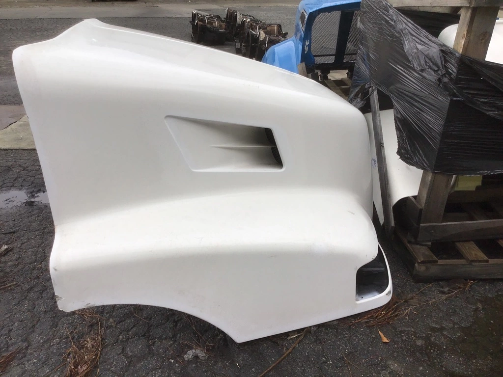 WHITE/VOLVO WCM HOOD in Athens, GA #2292029