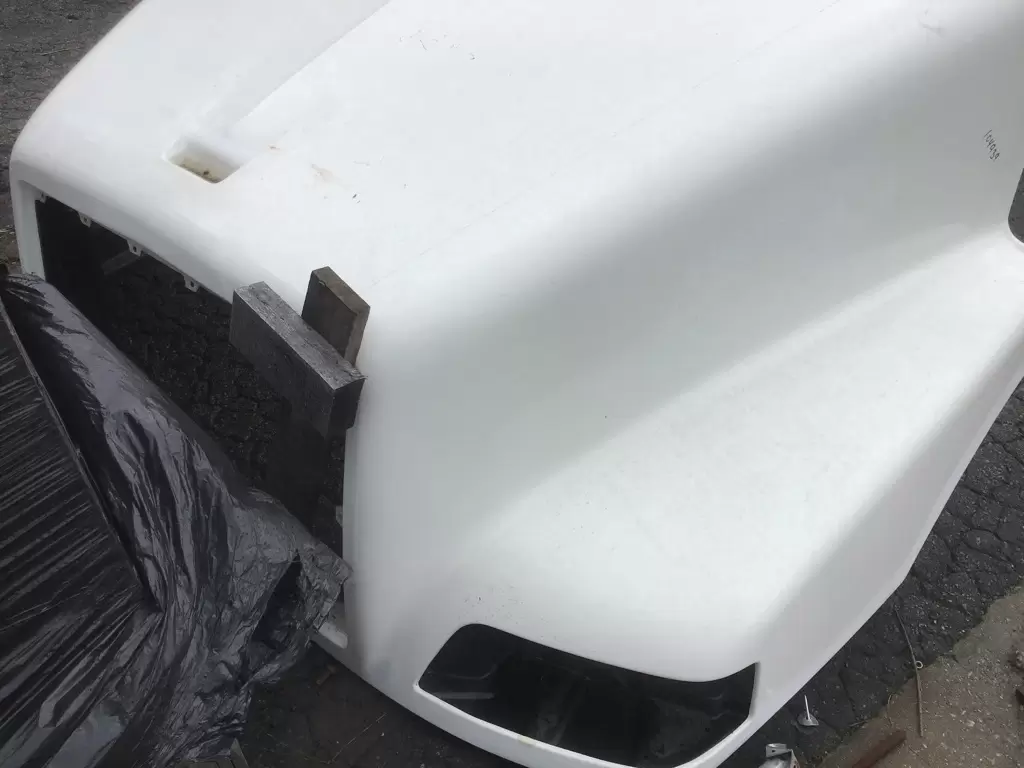 WHITE/VOLVO WCM HOOD in Athens, GA #2292029