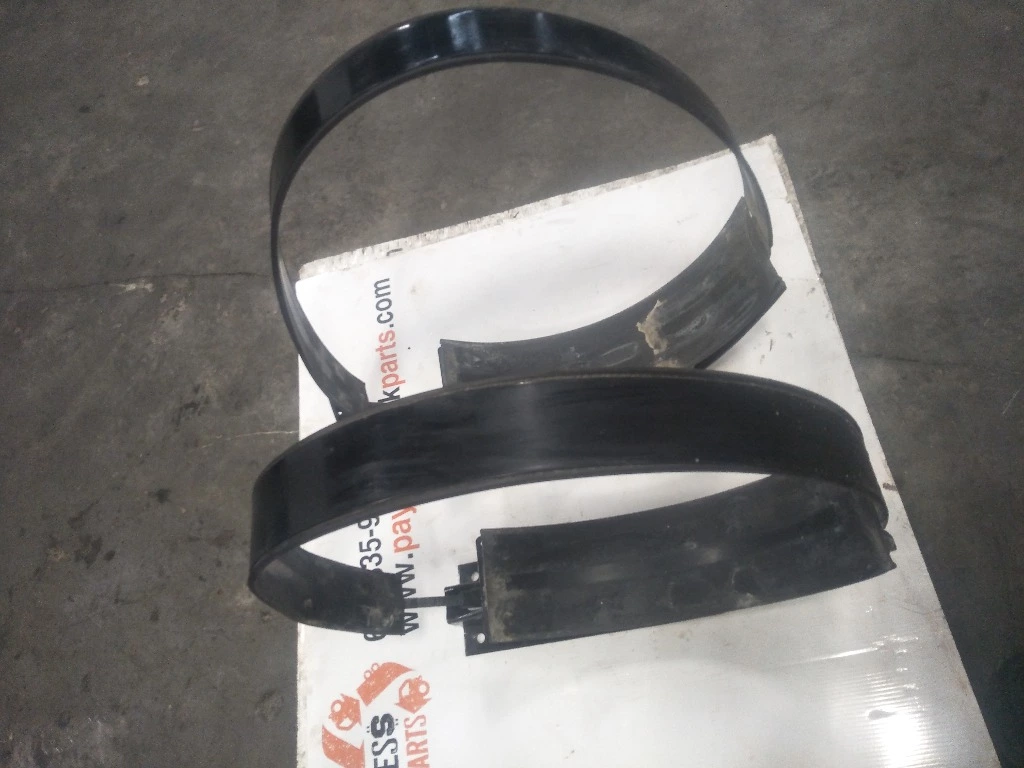 VOLVO VNL64 Fuel Tank Strap/Hanger OEM# 21439592 in Abbotsford