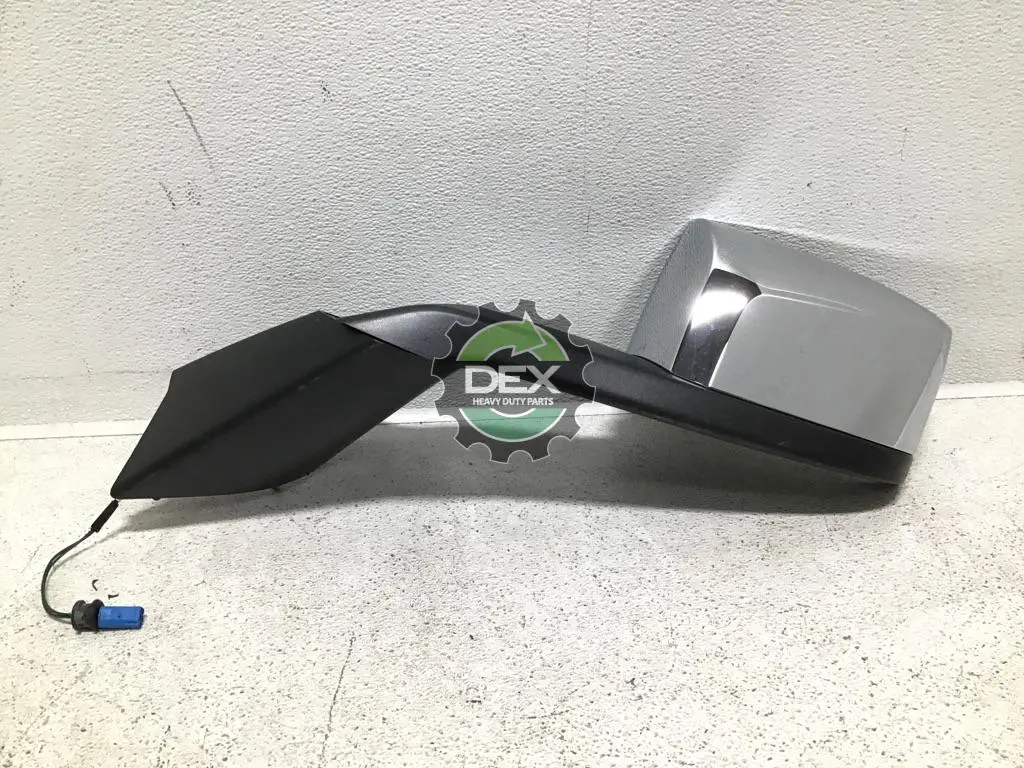 VOLVO 8461 manual outside mirrors, compl OEM# 84723681 in Advance  