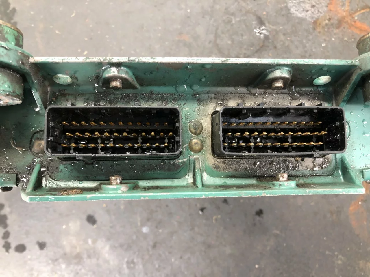 Volvo VED12 Engine Control Module (ECM) OEM# 1677902 in