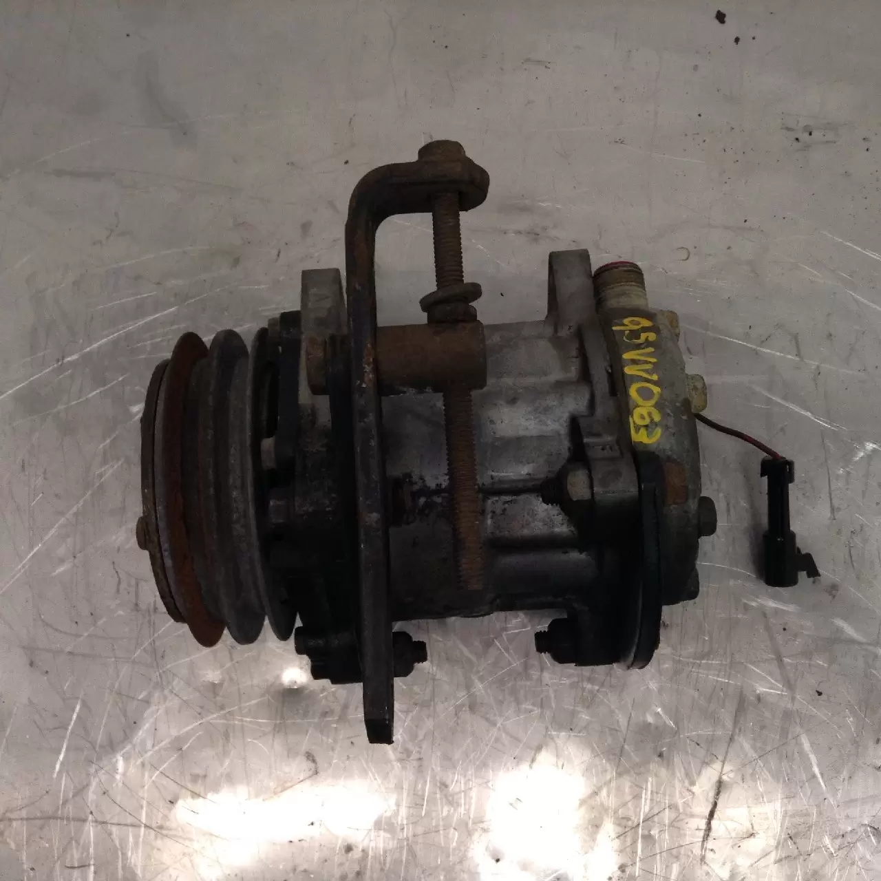 Volvo WIA Air Conditioner Compressor OEM# U4627 in Kansas Volvo WIA Air Conditioner Compressor OEM# U4627 in Kansas