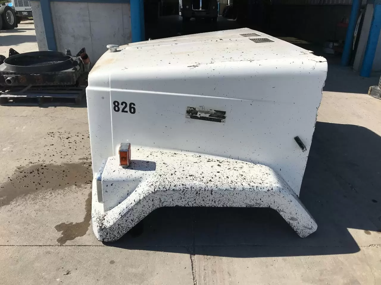 WHITEGMC AUTOCAR ACL64 Hood in Kansas City, MO $968.00 #24936064