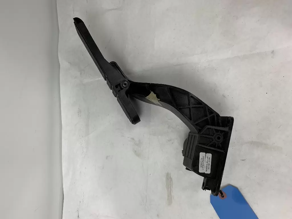 Accelerator Parts OEM# A01-31986-002 in UMATILLA, OR $100.00