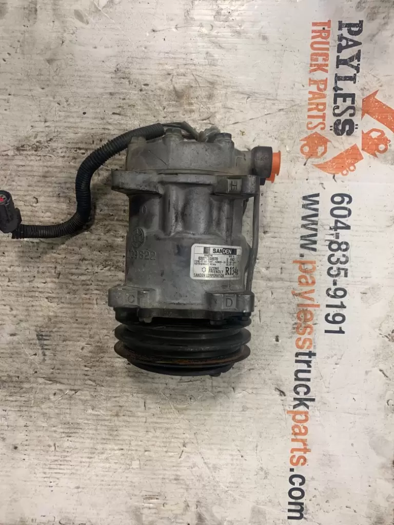 S&C C&S 各2 Air Conditioner Compressor OEM# B709S22 in Abbotsford