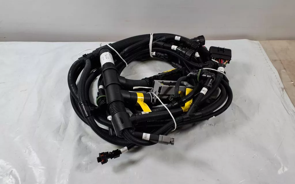1点 Engine Wiring Harness OEM# 21401681 in Sioux Falls, SD