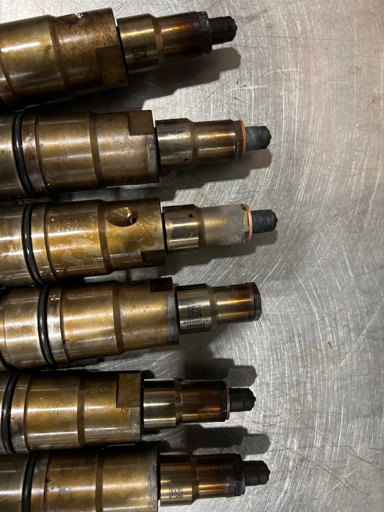 Fuel Injector OEM# 4984369 in Abbotsford, BRITISH COLUMBIA