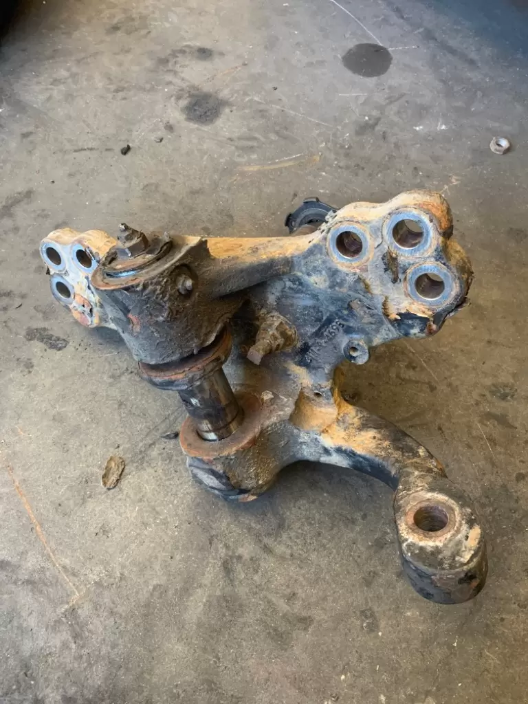 Spindle / Knuckle, Front OEM# 3111-R-4698 in Abbotsford