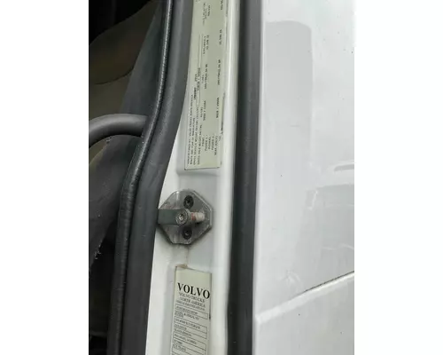  Volvo VNL Mirror (Side View)