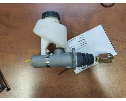 Clutch Master Cylinder   Truck Salvage International Inc