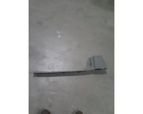 Door Moulding, Front   K &amp; R Truck Sales, Inc.