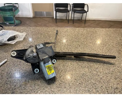 Wiper Motor, Rear   Truck Salvage International Inc