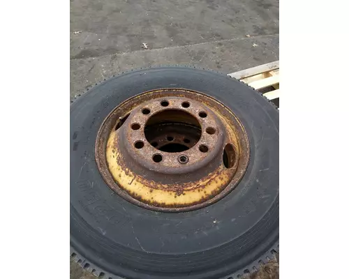 10R22.5 MEGATREK BANDAG RECAP Tire and Rim