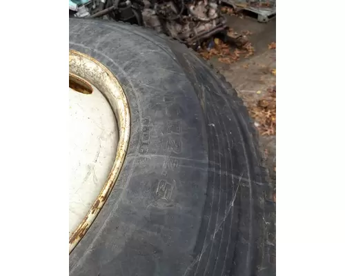 10R22.5  Tire and Rim