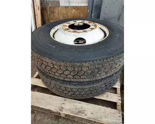 10R22.5  Tire and Rim