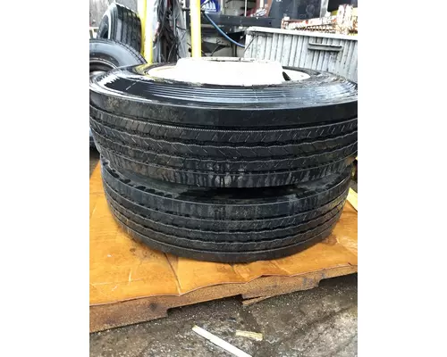 10R22.5  Tire and Rim