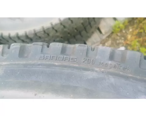 10R22.5  Tire and Rim
