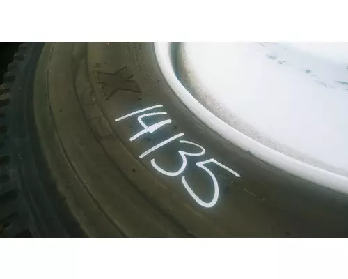 10R22.5  Tire and Rim