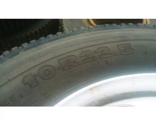 10R22.5  Tire and Rim