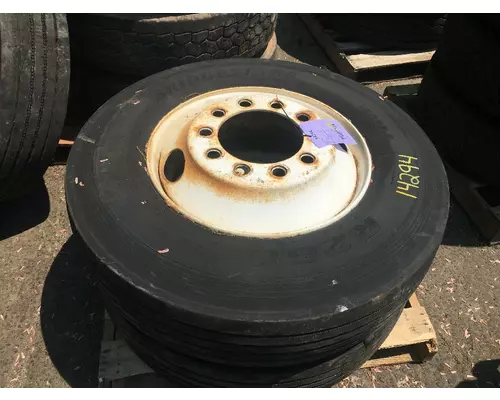 10R22.5  Tire and Rim