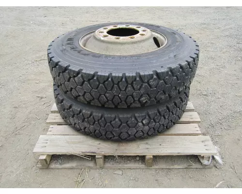 10R22.5  Tire and Rim