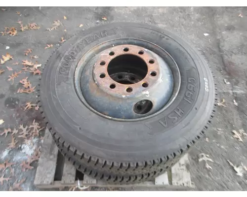 10R22.5  Tire and Rim