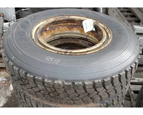 10R22.5  Tire and Rim